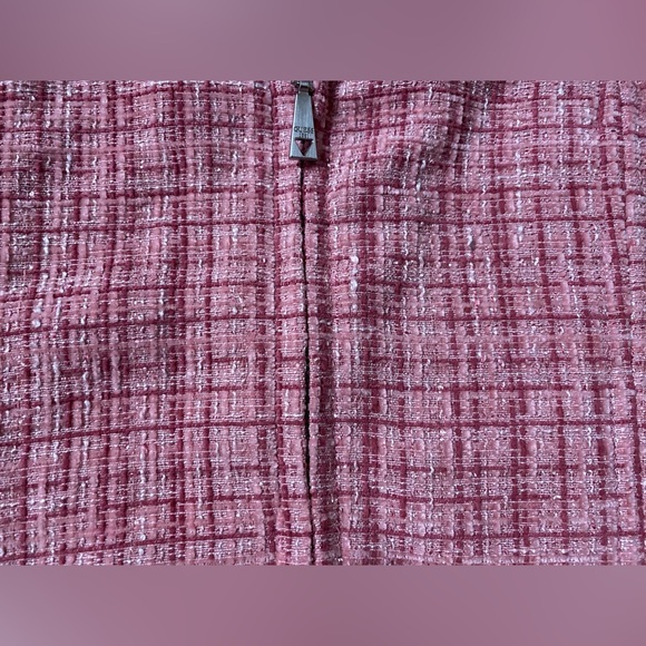 Guess pink fringe metallic crop tank top size medium/large - Picture 3 of 5